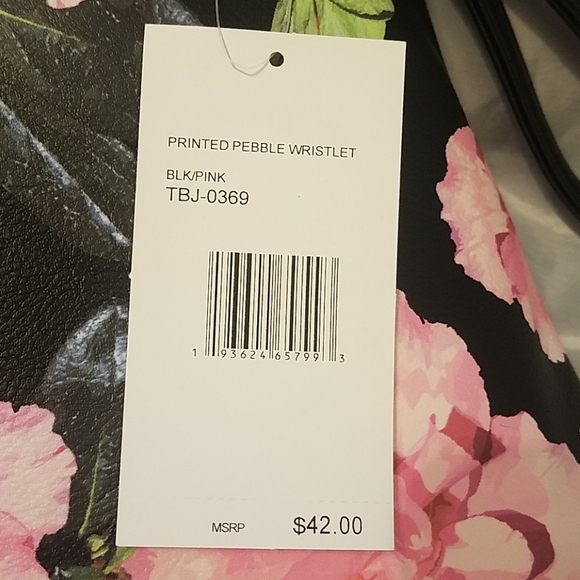 Betsey Johnson printed pebble wristlet NWT - Picture 5 of 5